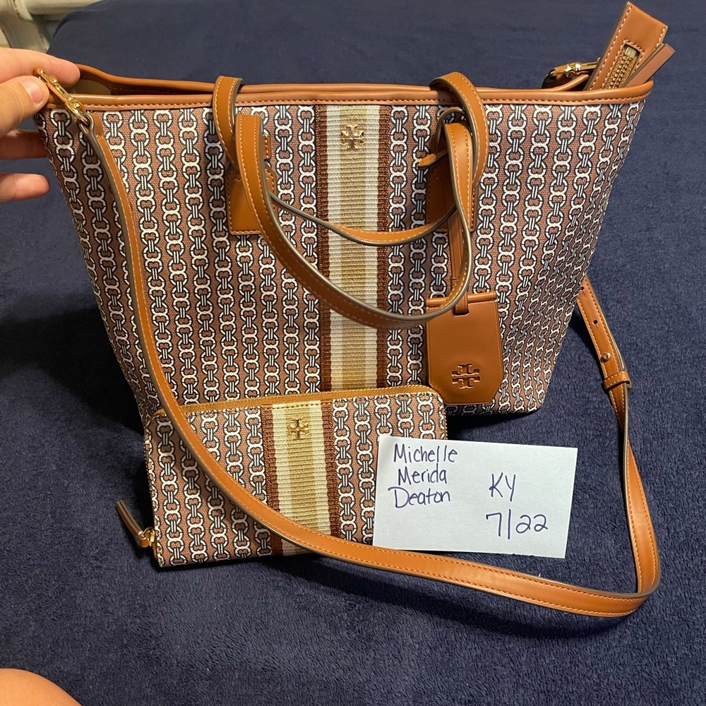 Tory Burch Purse/Wallet combo,  Camel color!!